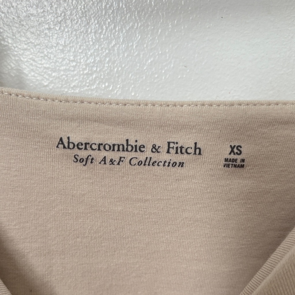 Abercrombie & Fitch Nude Spaghetti Strap Sleeveless Bodysuit - Size XS - Picture 2 of 8
